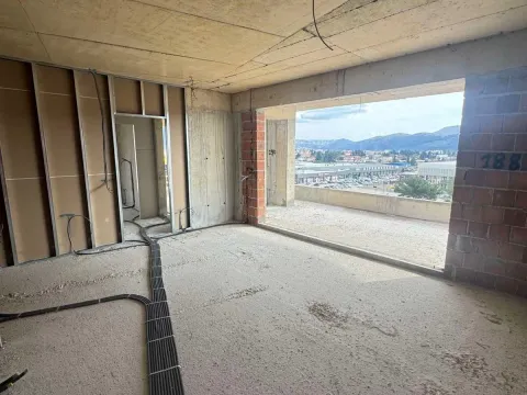 Prodaja, dvosoban stan, 84m², Centar, Bar - image 8