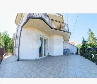 Poslovni prostor in Višnjica