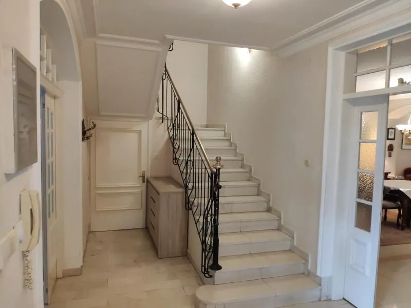 Izdavanje, kuća, 450m², Savski Venac, Beograd