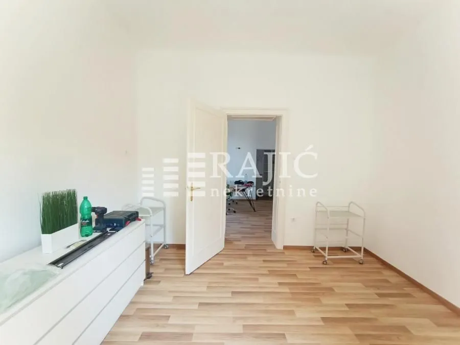 Prodaja, trosoban stan, 54m², Senjak, Beograd