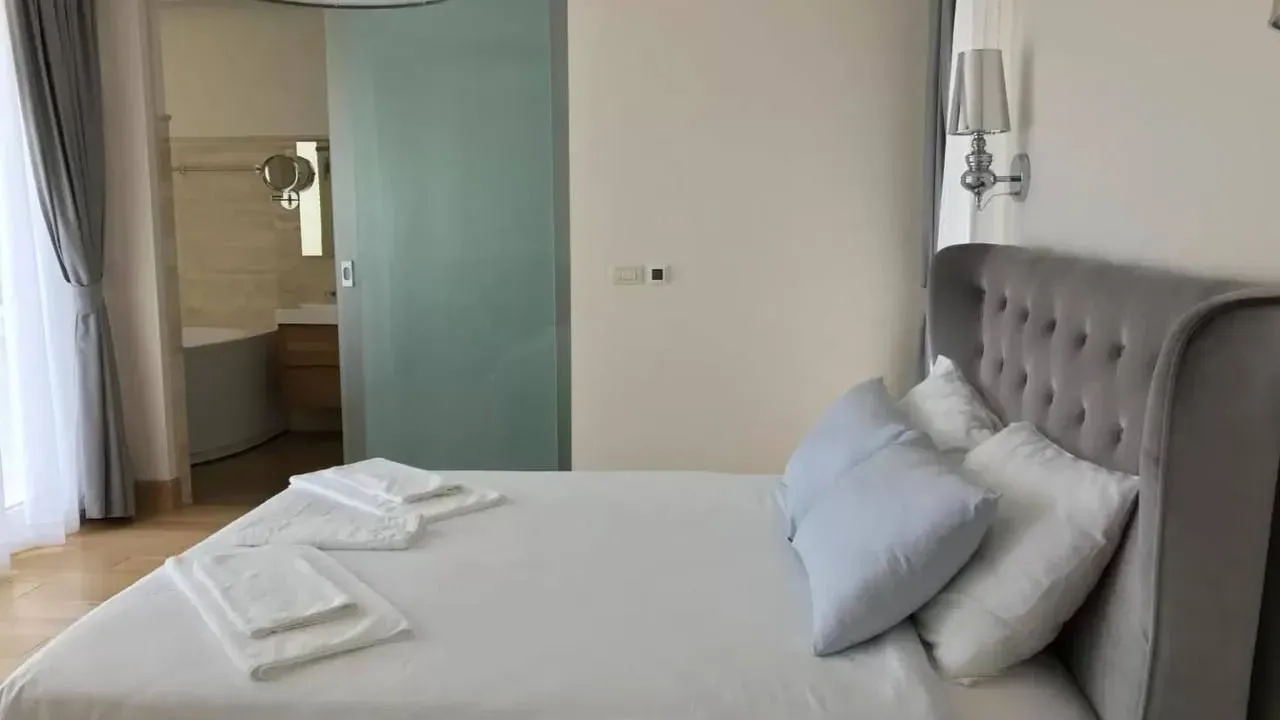 Sale, house, 600m², Reževići, Budva