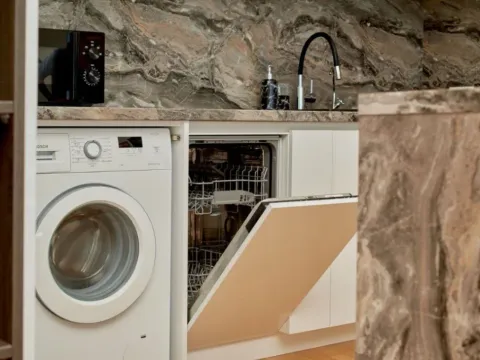 Sale, one bedroom apartment, 73m², Bečići, Budva - image 7