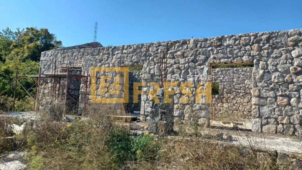 Sale, house, 1782m², Beri, Podgorica