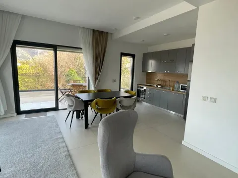 Izdavanje, dvosoban stan, 159m², Donja Lastva, Tivat - image 13