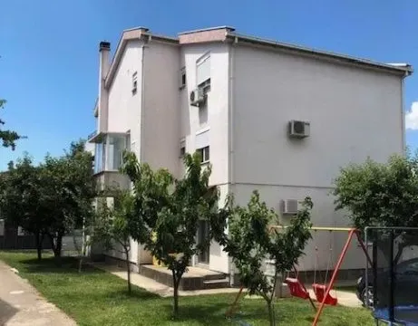 Izdavanje, dvosoban stan, 115m², Tološi, Podgorica - image 2