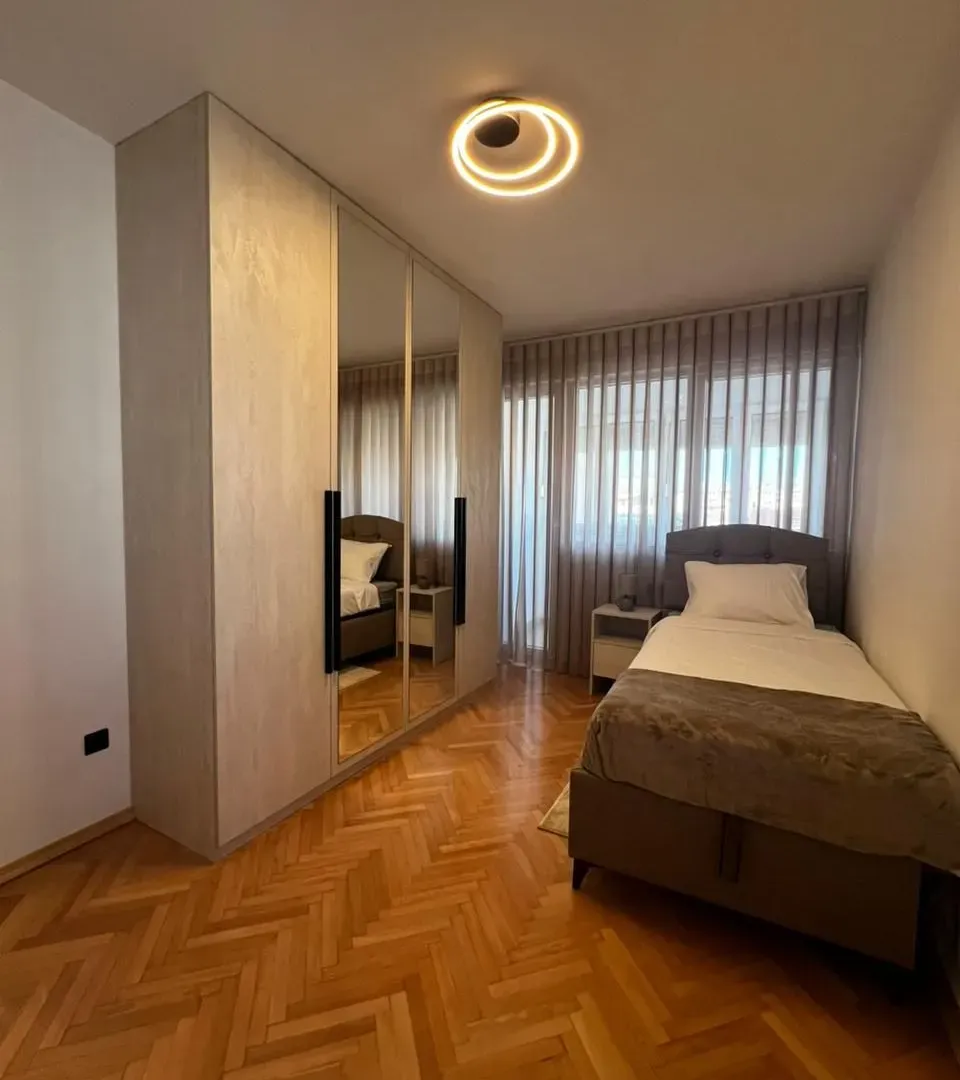 Izdavanje, trosoban stan, 102m², Preko Morače, Podgorica