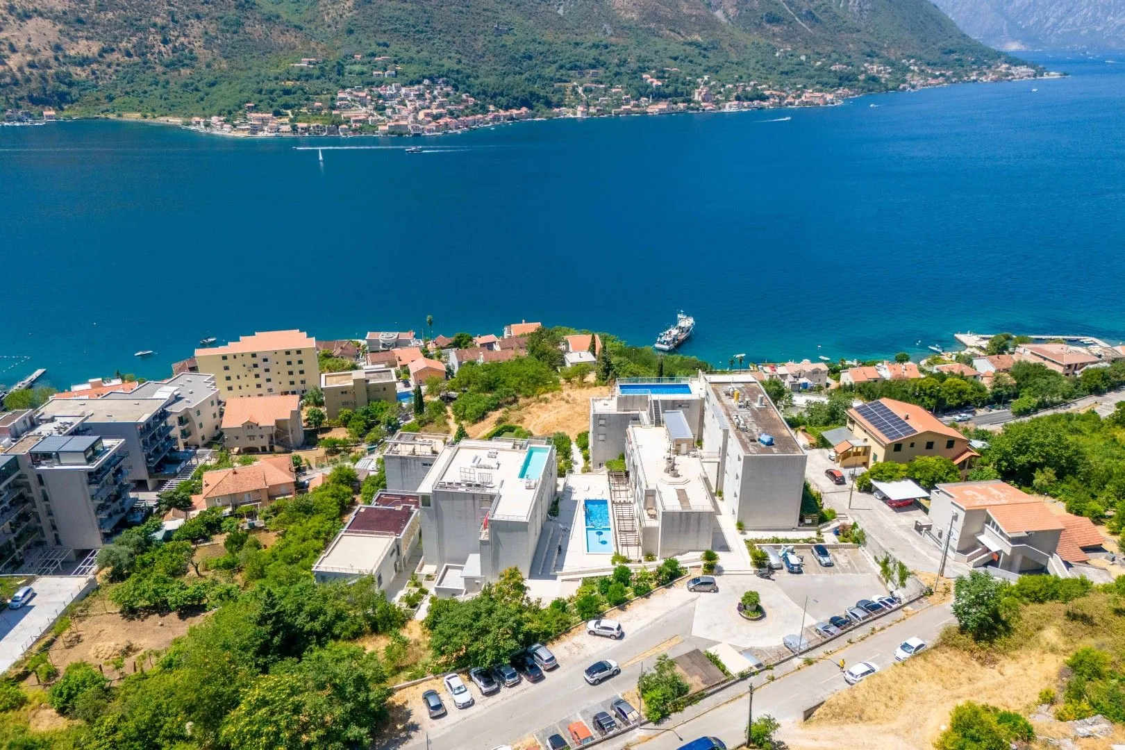Prodaja, jednosoban stan, 50m², Dobrota, Kotor