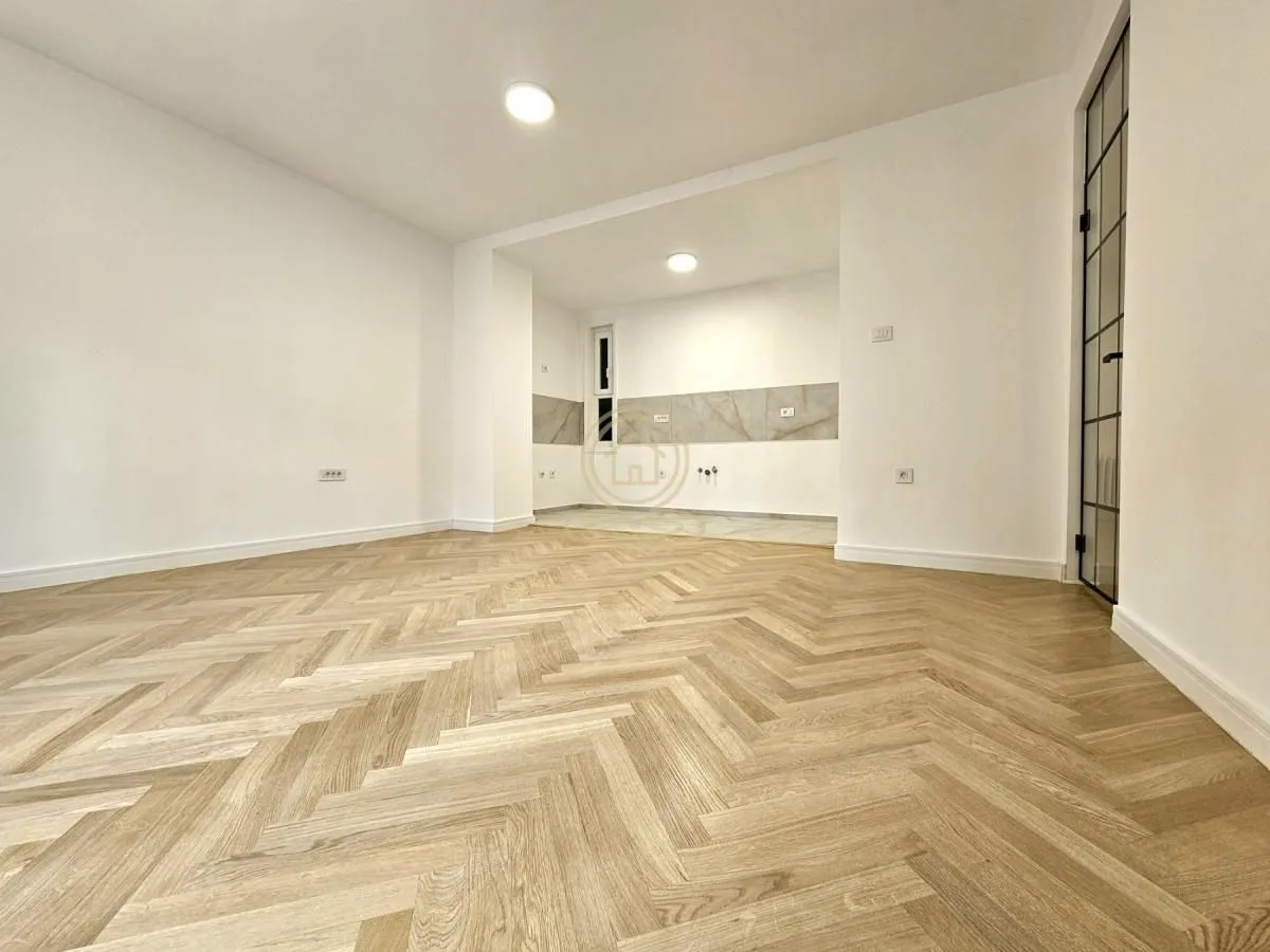 Prodaja, četvorosoban stan, 112m², Stari grad, Novi Sad