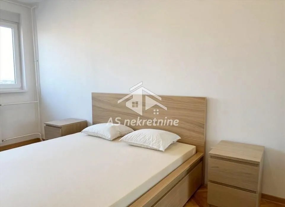 Rent, two bedroom apartment, 42m², Kalenić Pijaca, Vračar Sve Podlokacije