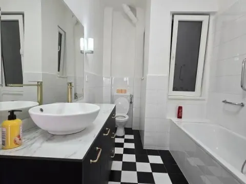 Rent, four bedroom apartment, 136m², Stari Grad, Beograd - image 8