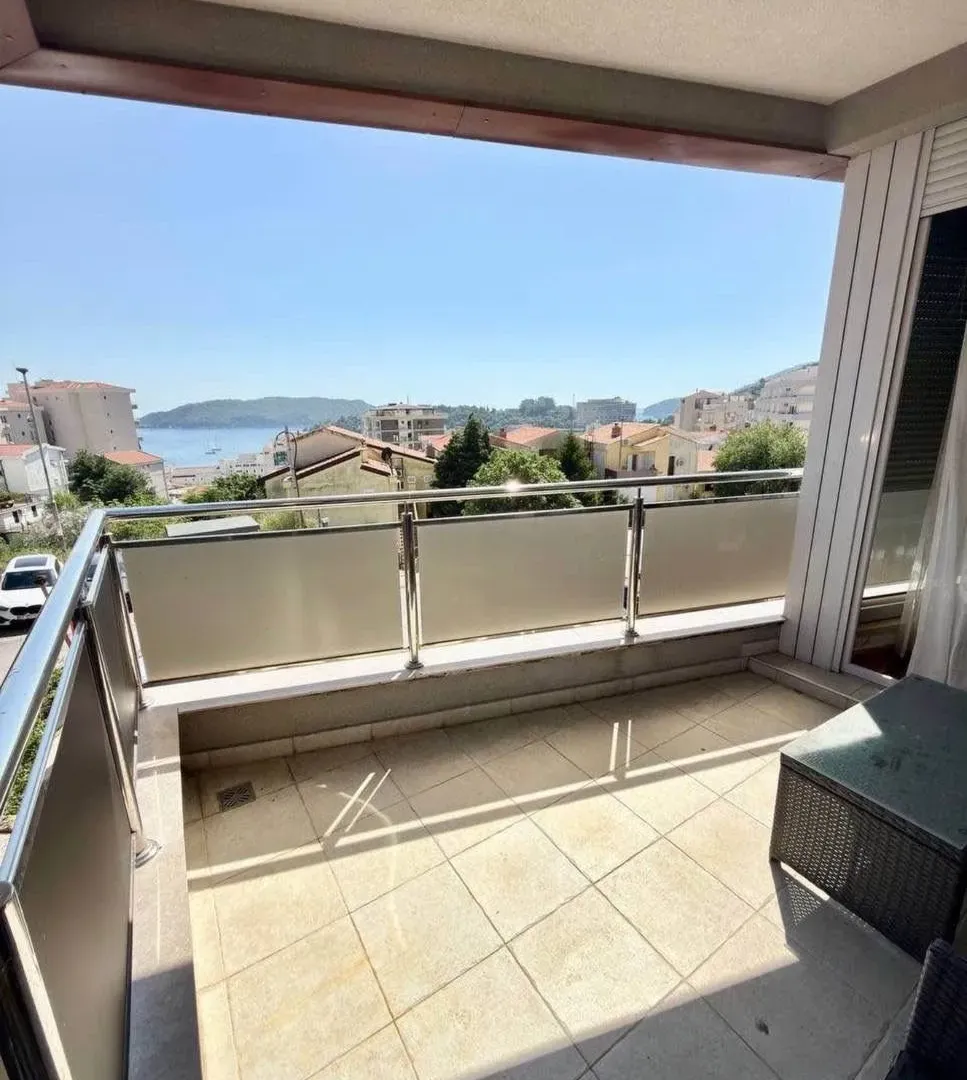 Sale, one bedroom apartment, 52m², Bečići, Budva