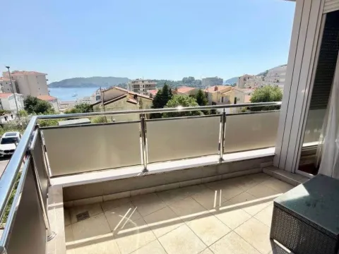 Sale, one bedroom apartment, 52m², Bečići, Budva - image 1
