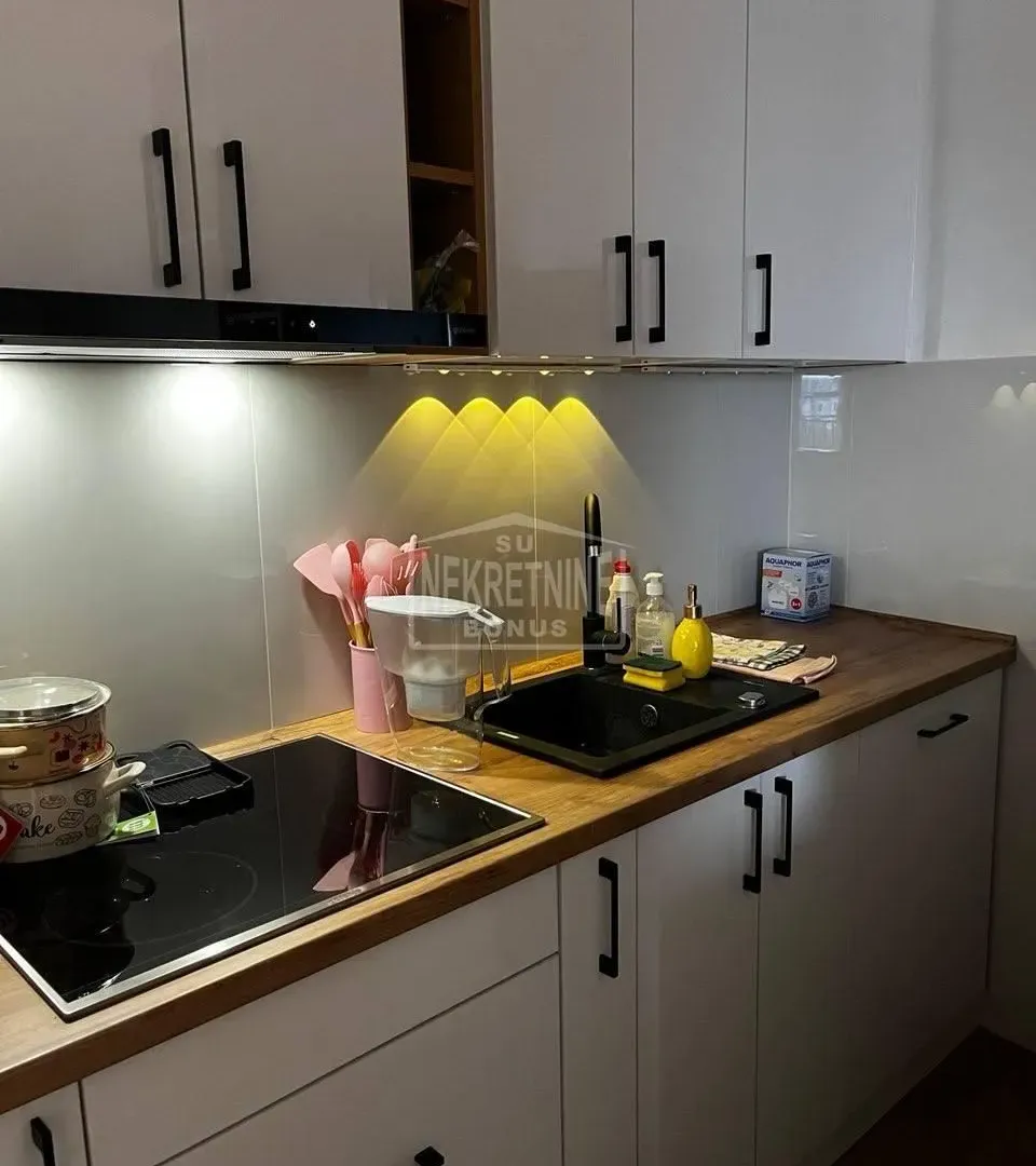 Prodaja, trosoban stan, 63m², Centar, Subotica