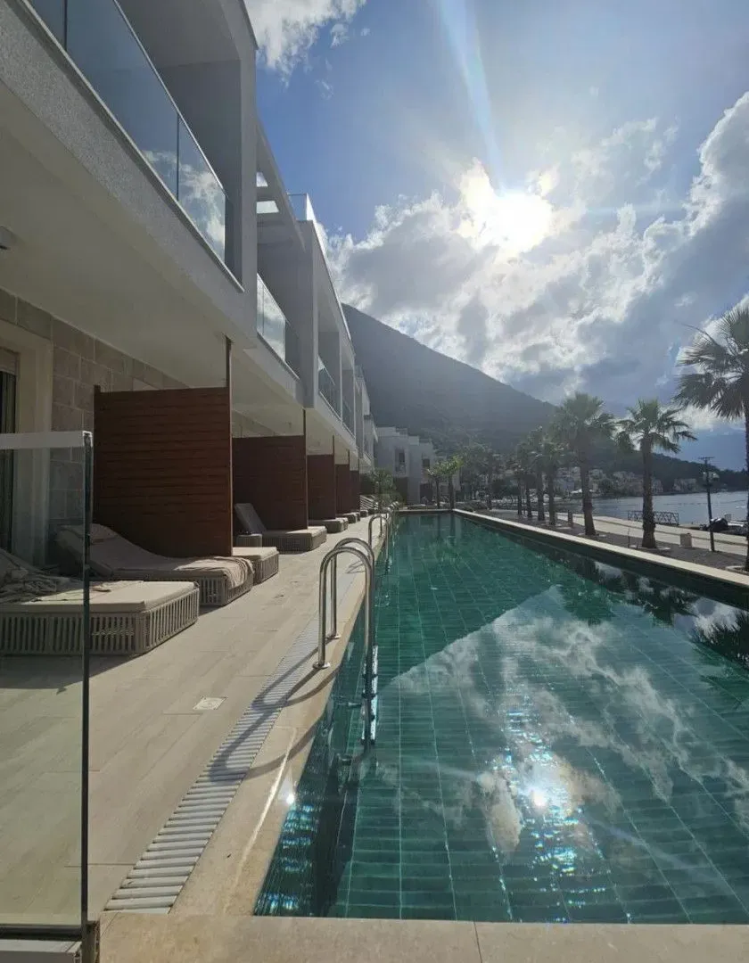 Sale, three bedroom apartment, 108m², Dobrota, Kotor