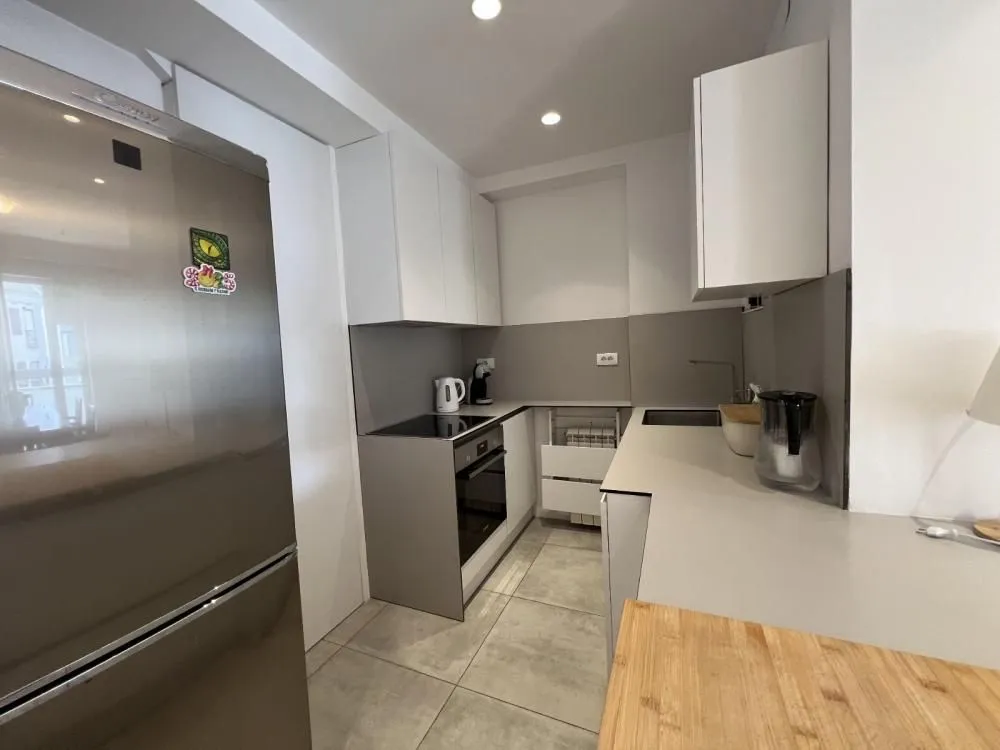 Rent, four bedroom apartment, 135m², Vračar Hram, Vračar Sve Podlokacije