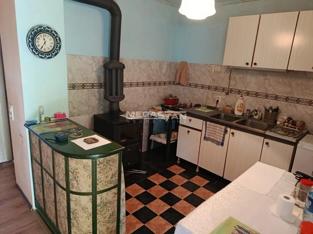 Izdavanje, kuća, 83m², Borča 1, Borča Sve Podlokacije