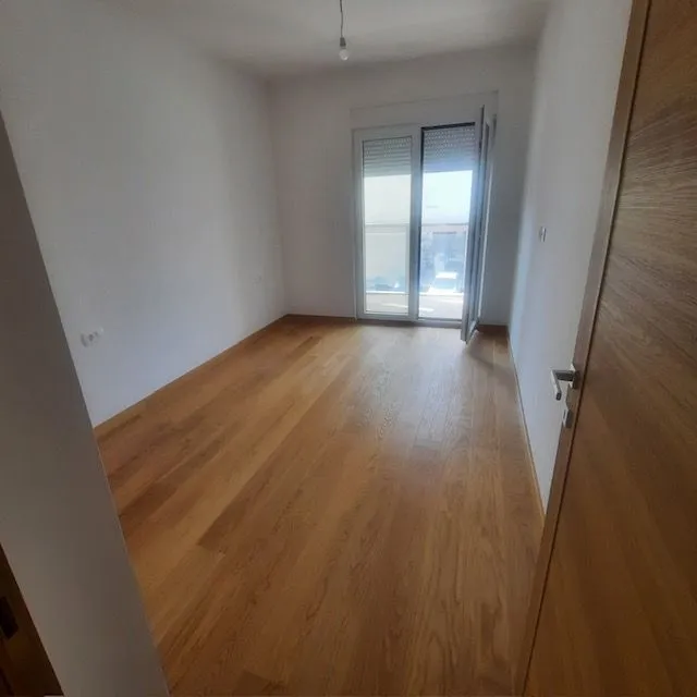 Izdavanje, dvosoban stan, 71m², New City, Podgorica