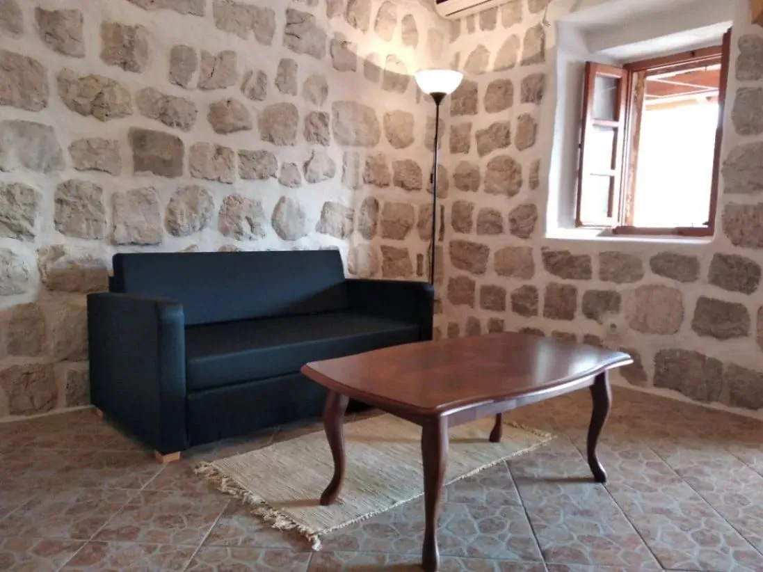 Prodaja, dvosoban stan, 87m², Perast, Kotor