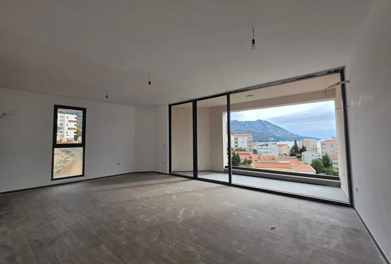 Sale, two bedroom apartment, 105m², Bečići, Budva