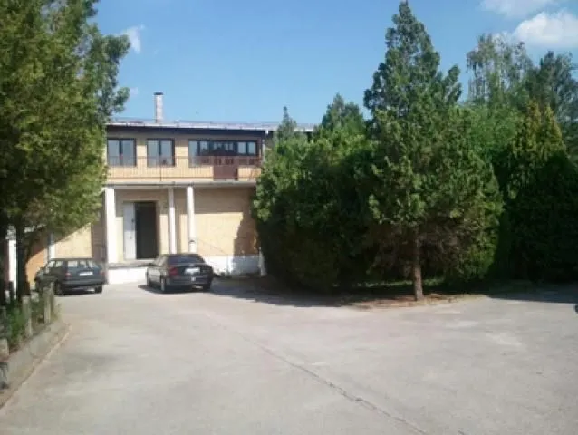 Rent, office space, 3500m², Bečmen, Surčin