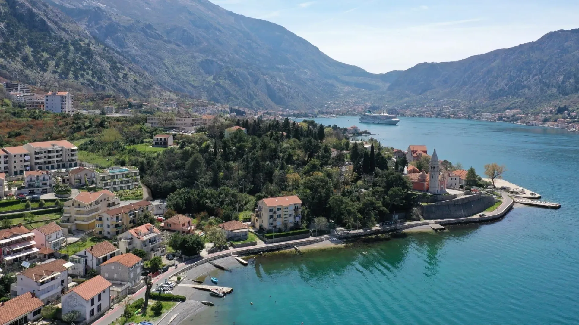 Sale, three bedroom apartment, 85m², Dobrota, Kotor