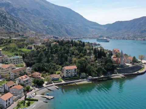 Sale, three bedroom apartment, 85m², Dobrota, Kotor - image 7