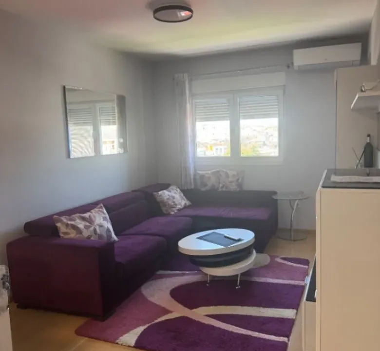 Izdavanje, jednosoban stan, 46m², City Kvart, Podgorica
