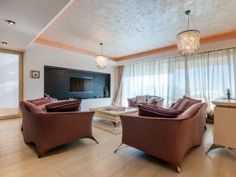 Prodaja, četvorosoban stan, 177m², Budva, Crna Gora - image 8