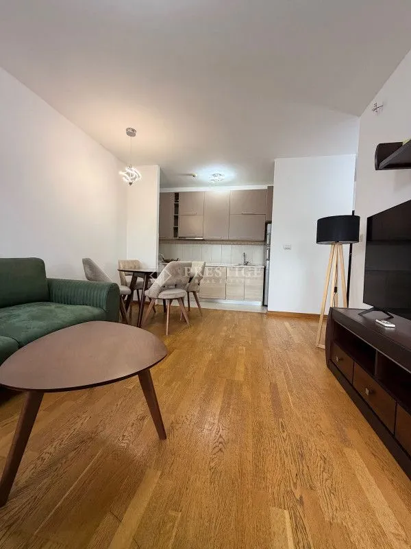 Izdavanje, dvosoban stan, 68m², City Kvart, Podgorica