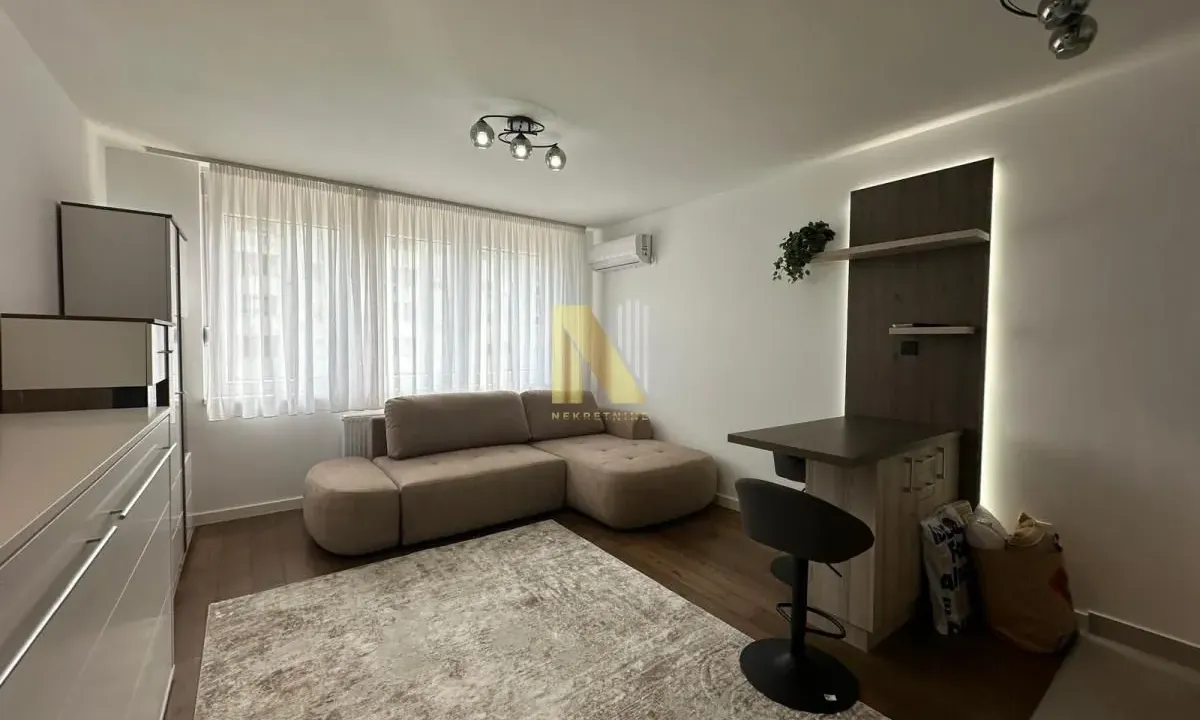 Izdavanje, garsonjera, 25m², Novo naselje, Novi Sad