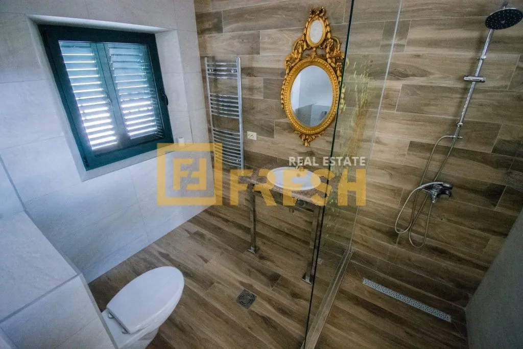 Sale, office space, 300m², Mareza, Podgorica