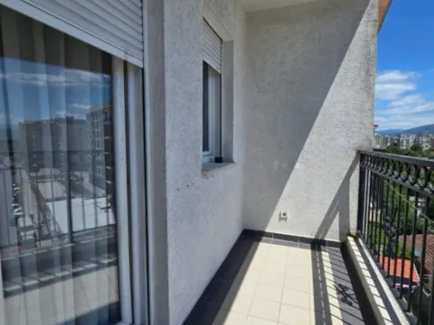 Izdavanje, jednosoban stan, 60m², Pobrežje, Podgorica - image 8