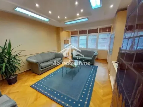 Izdavanje, trosoban stan, 72m², Stari Grad, Beograd - image 3