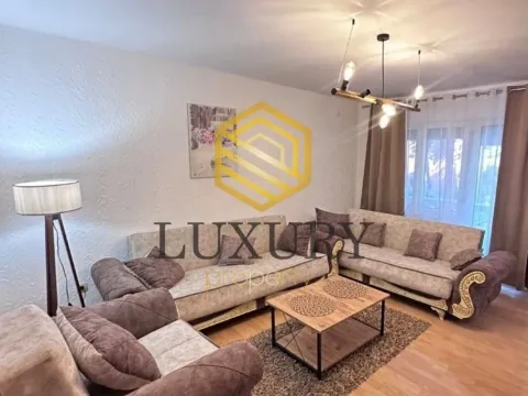 Izdavanje, dvosoban stan, 110m², Tološi, Podgorica - image 1