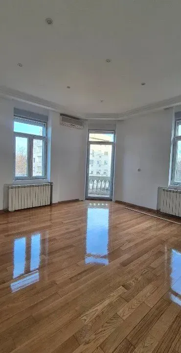Rent, studio apartment, 144m², Vračar Sve Podlokacije, Beograd