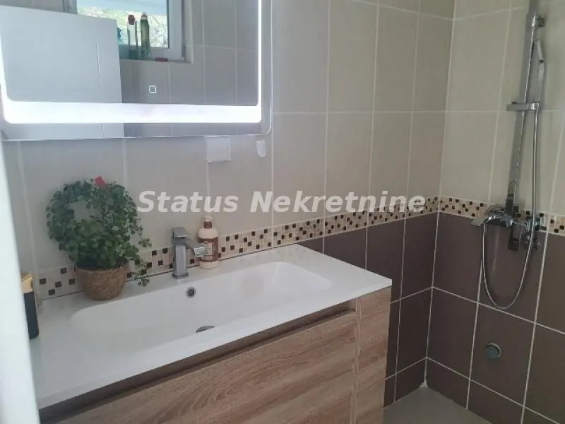 Prodaja, kuća, 360m², Irig, Srbija