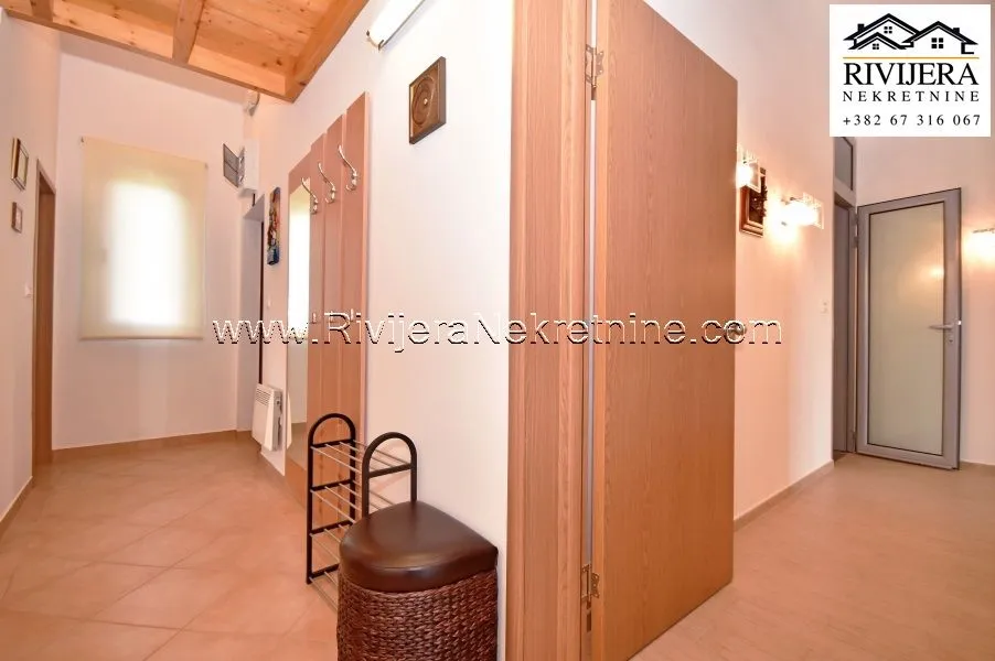 Prodaja, trosoban stan, 102m², Bijela, Herceg Novi