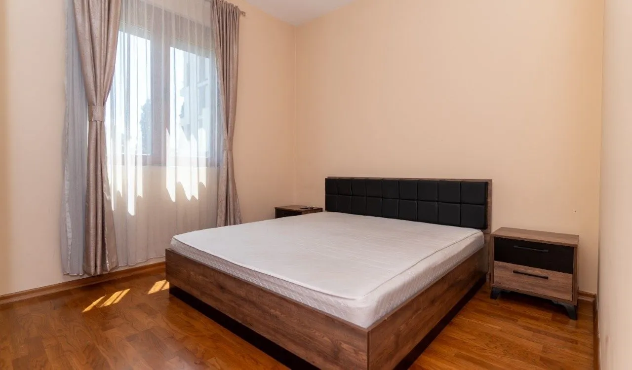 Izdavanje, trosoban stan, 86m², Stara Varoš, Podgorica