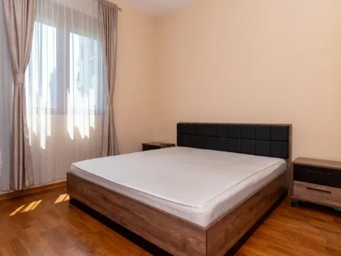 Izdavanje, trosoban stan, 86m², Stara Varoš, Podgorica - image 10