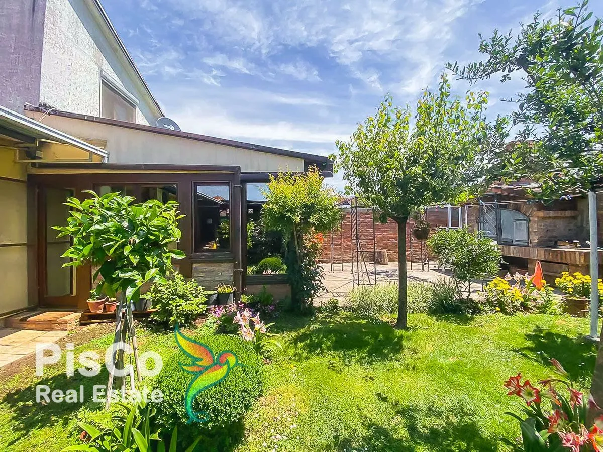 Sale, house, 200m², Konik, Podgorica