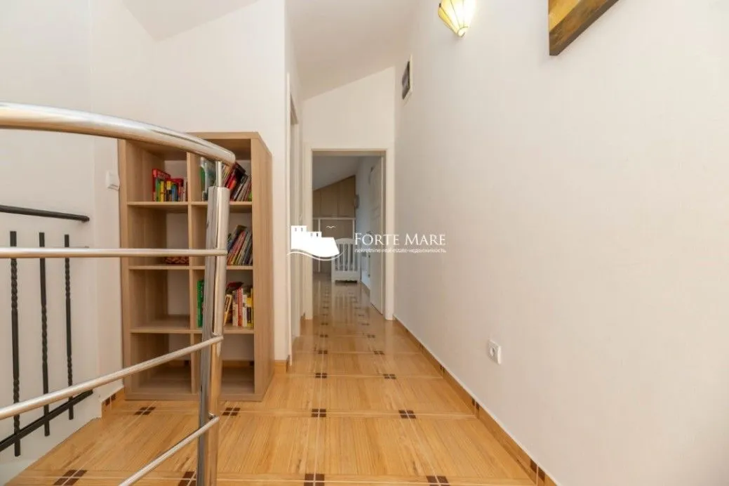 Prodaja, dvosoban stan, 65m², Đenovići, Herceg Novi