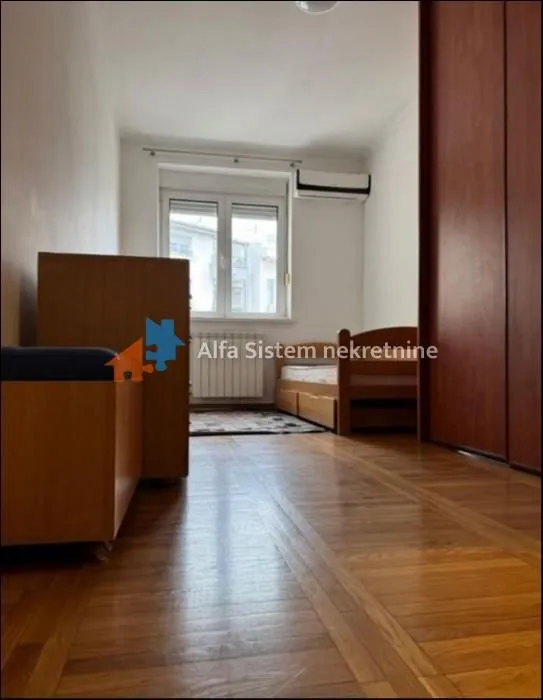 Izdavanje, trosoban stan, 90m², Crveni Krst, Beograd