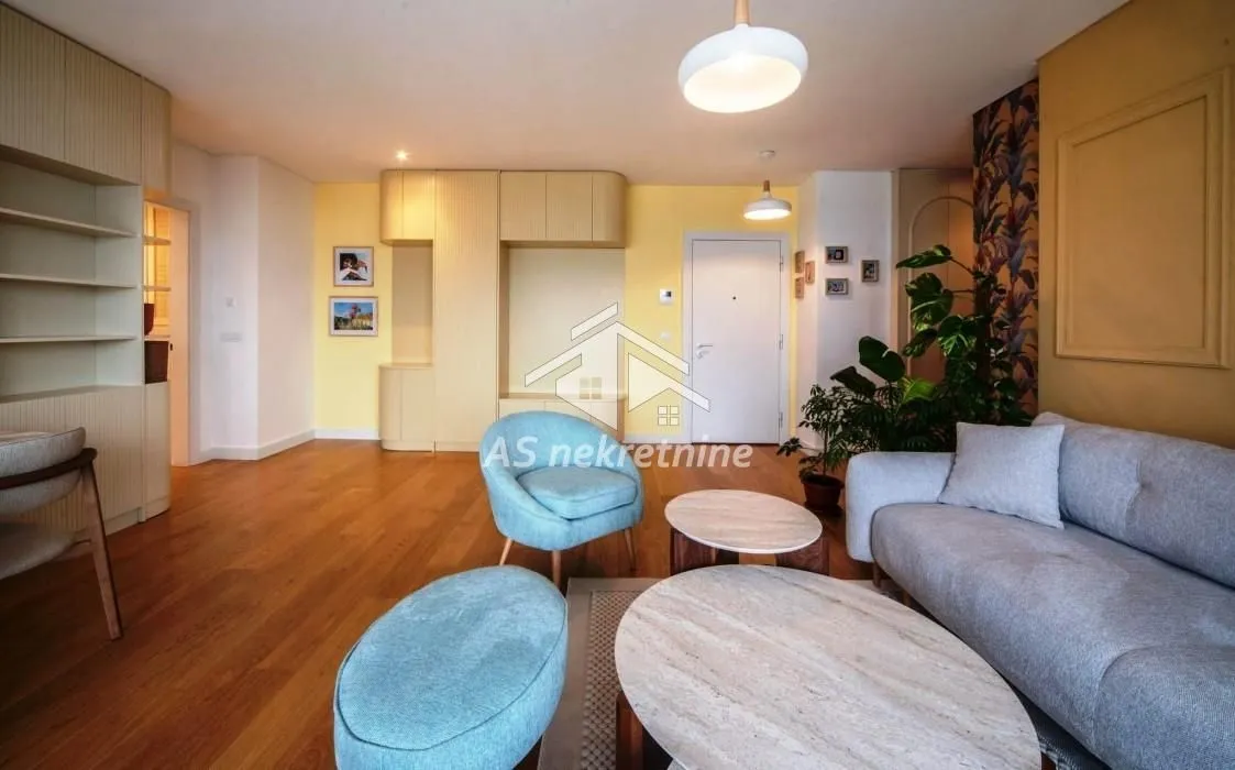Izdavanje, trosoban stan, 100m², Vračar Sve Podlokacije, Beograd