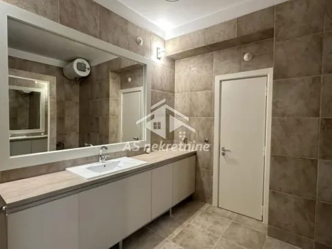 Izdavanje, stan, 223m², Kalenić Pijaca, Vračar Sve Podlokacije - image 33