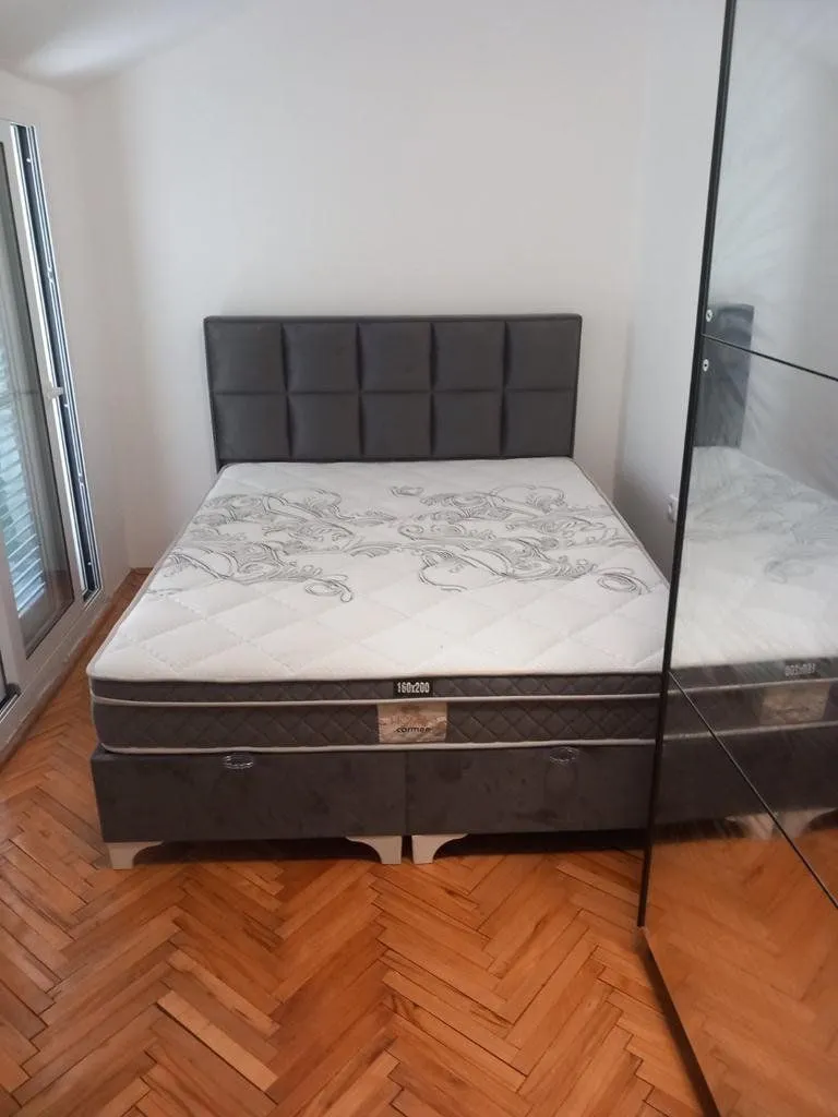 Izdavanje, dvosoban stan, 85m², Gorica C, Podgorica