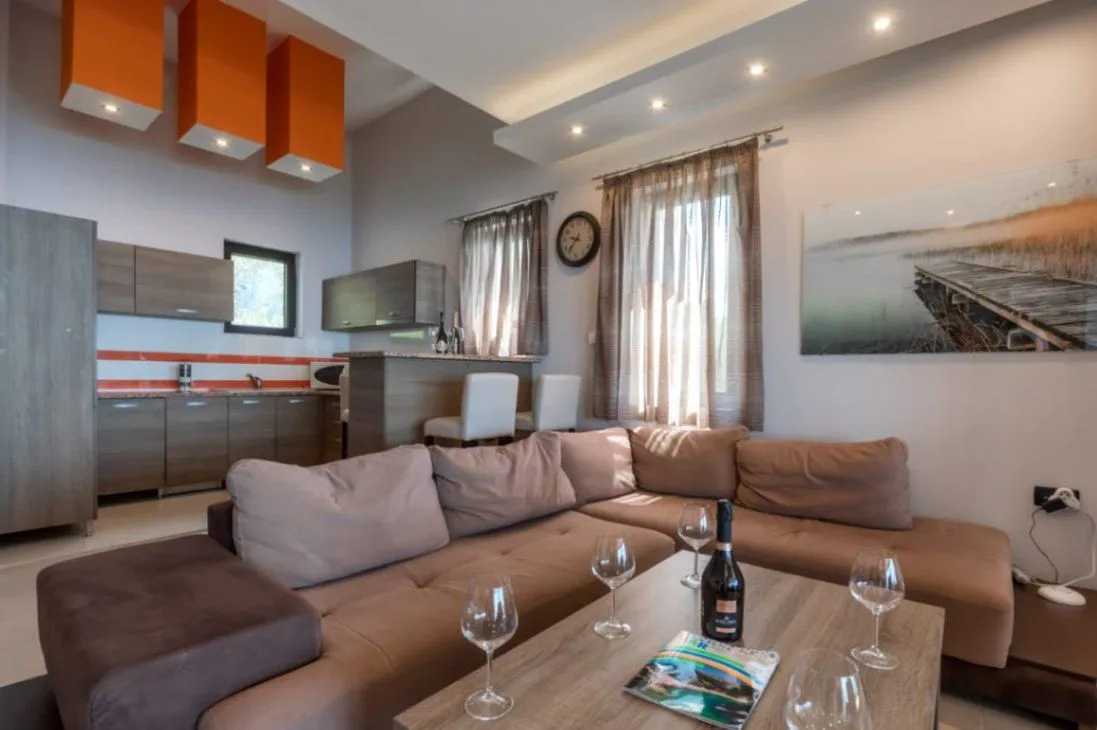 Sale, house, 560m², Šušanj, Bar