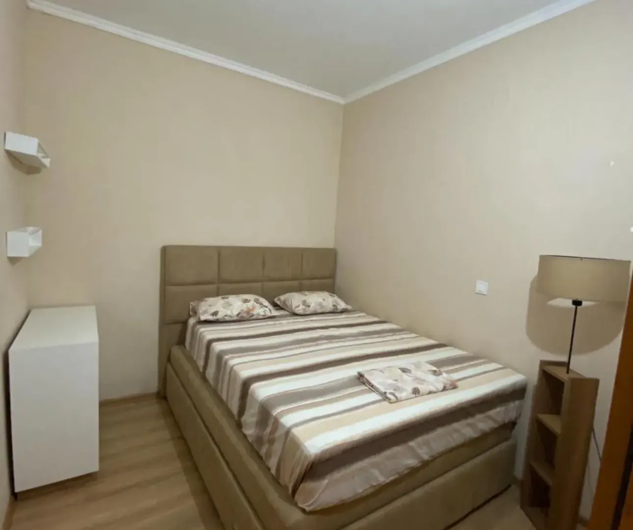 Izdavanje, dvosoban stan, 58m², Bijeli Do, Budva