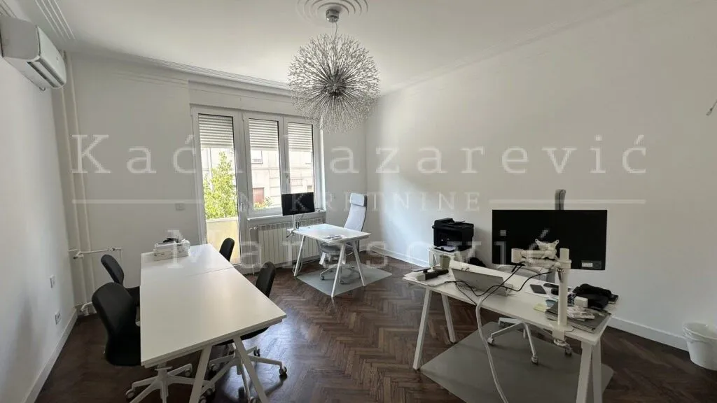 Rent, four bedroom apartment, 106m², Kalenić Pijaca, Vračar Sve Podlokacije