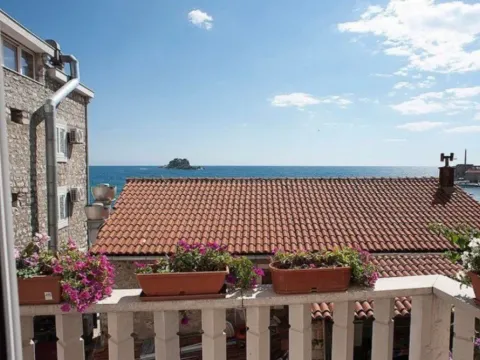 Prodaja, dvosoban stan, 61m², Petrovac, Budva - image 2