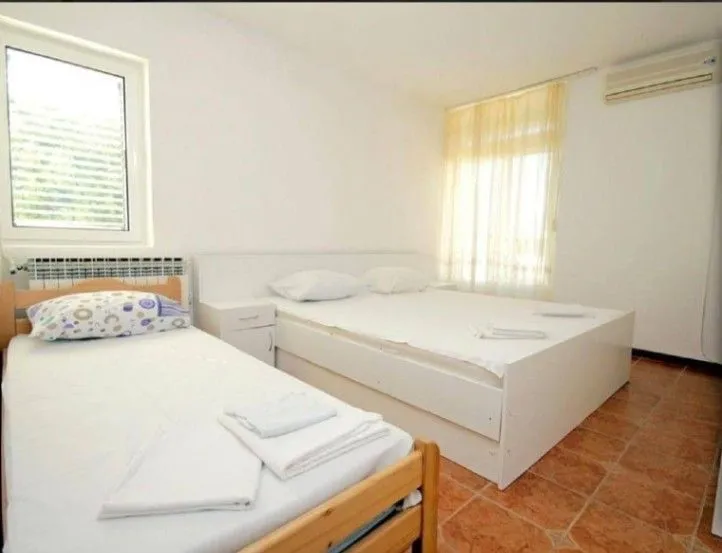 Rent, house, 180m², Reževići, Budva